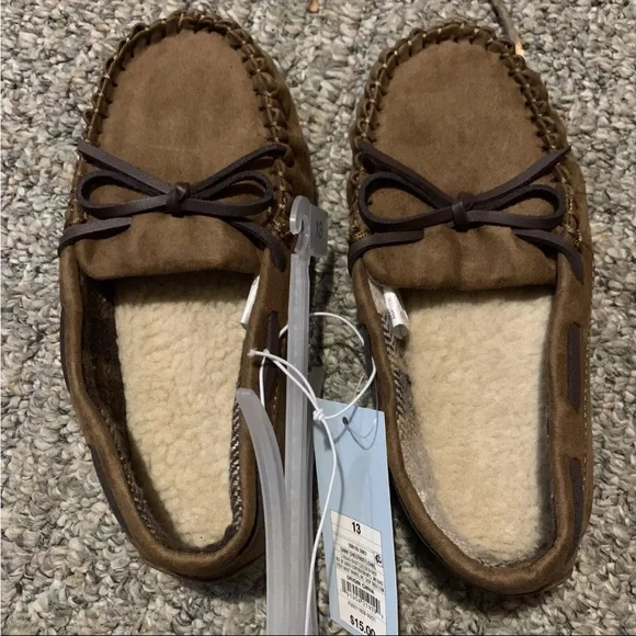 NWT Cat and Jack slippers youth size 13 - Picture 2 of 10